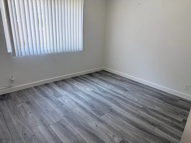 6518 Woodman Ave #1 — Photo 6