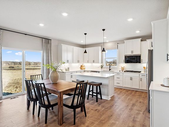 5th image of 4985 Blake Way