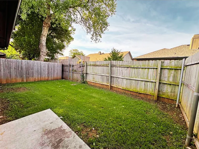 2108 Buena Vida Ln — Photo 17