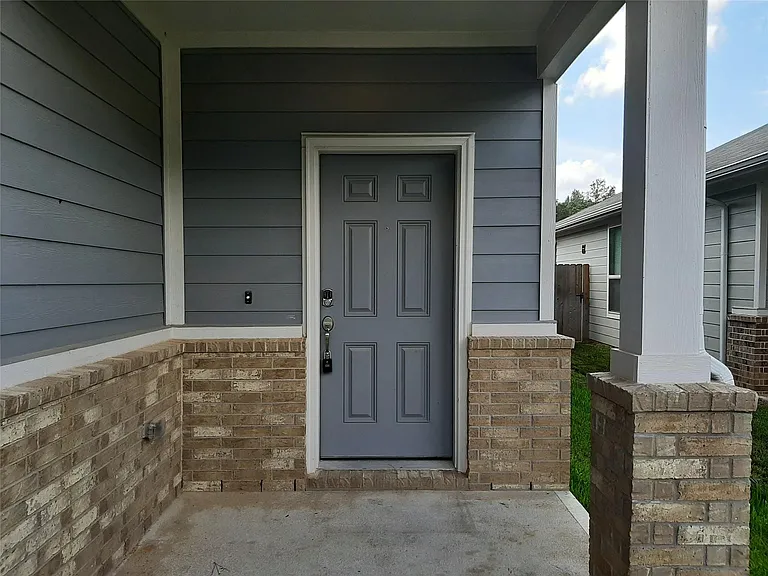 16568 Moss Ln — Photo 3
