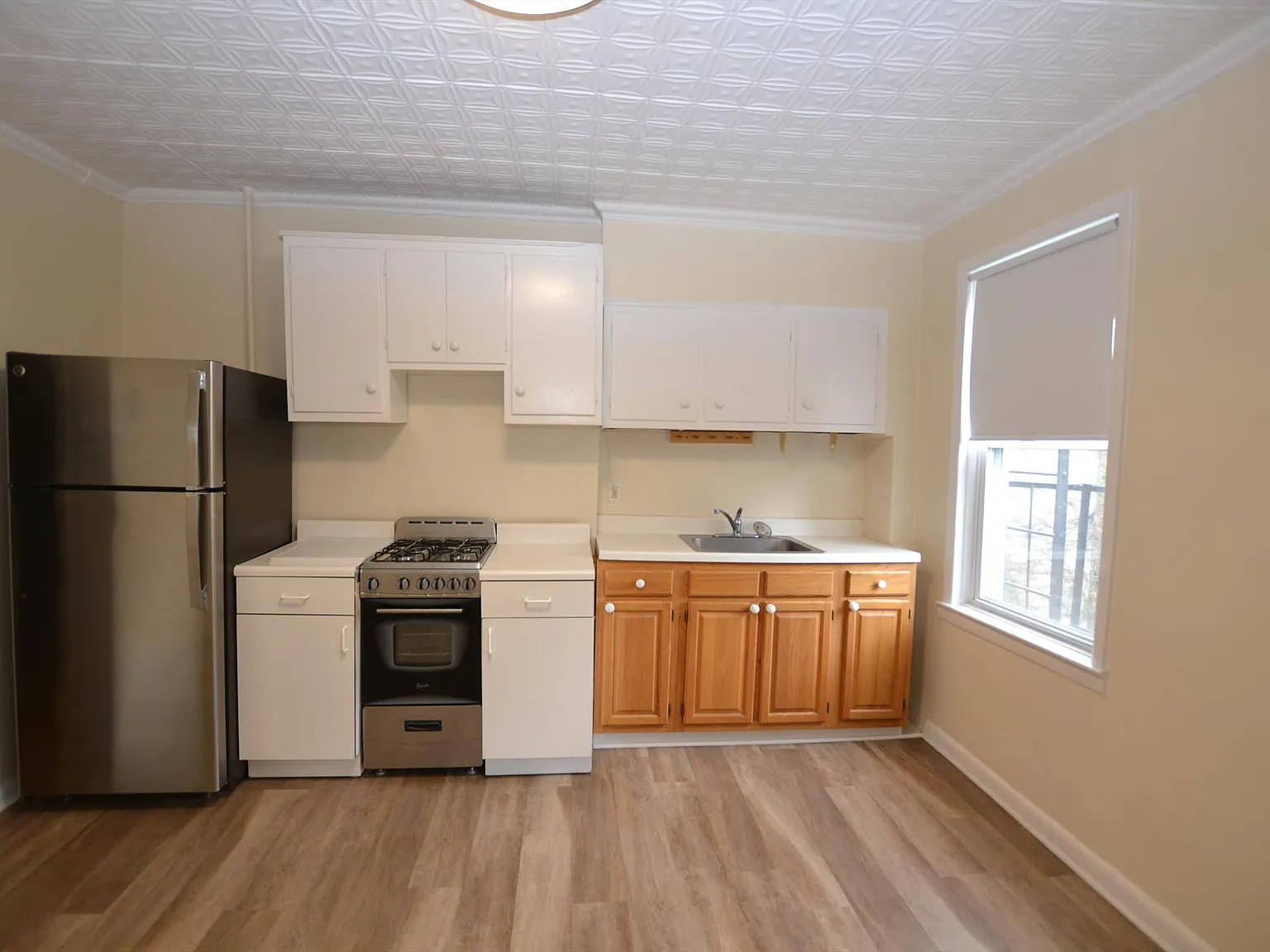 1 Bedroom Downtown Park Avenue — Photo 4