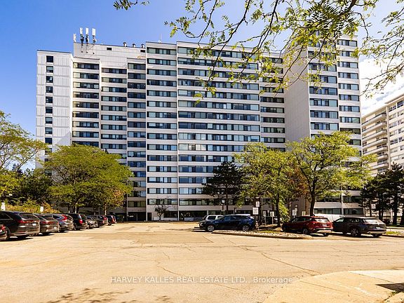 2nd image of 3000 Bathurst St #110