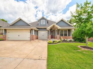 7916 Mimosa Dr, Edmond, OK 73034