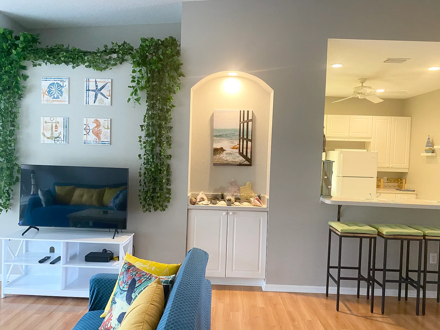 3 bed, 1350 sqft, $4,500 — Photo 2