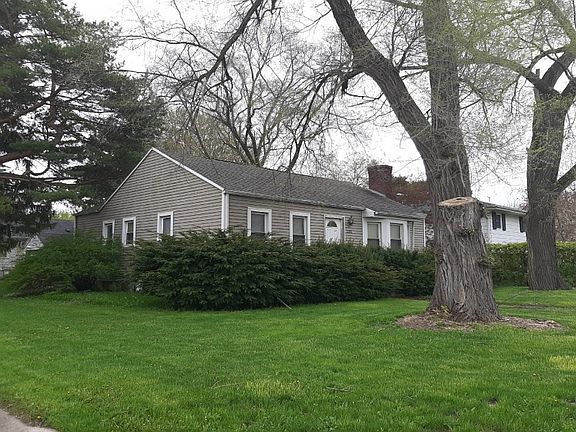 3rd image of 2318 Bay St