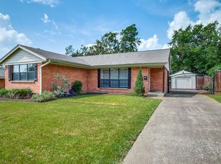 851 Peavy Rd, Dallas, TX 75218