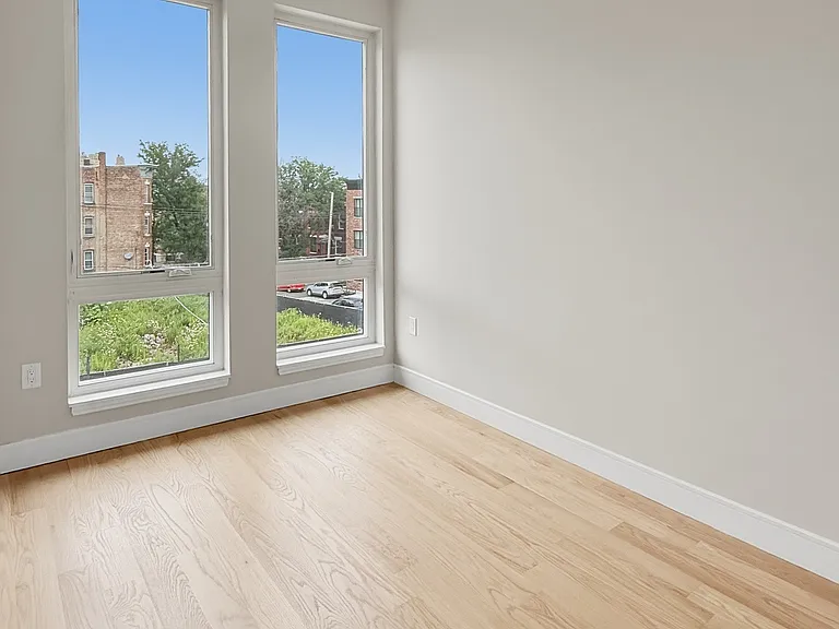 29 Clinton Ave #2A — Photo 16