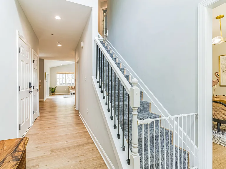 14720 Locust Ct — Photo 5