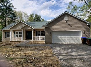 2565 Valley View Rd, Hermitage, PA 16148