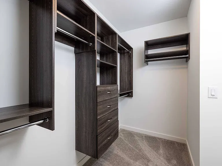 The Huntley Luxury Apartments — Photo 16