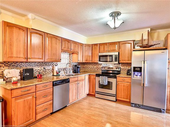4th image of 1103 E Dinner Lake Dr