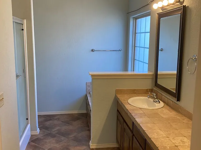 720 Venice St — Photo 22