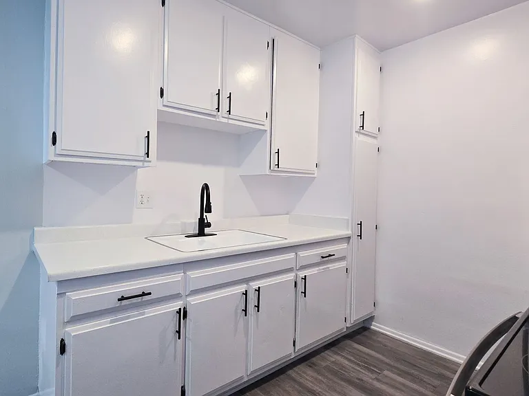 951 S. Oxford Ave. — Photo 26