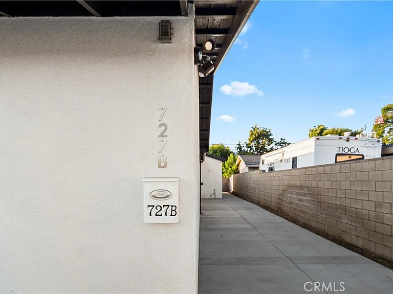 727 E Myrtle Ave #B — Photo 35