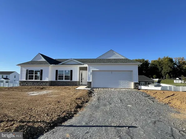 303 Jasmine Dr Lot 52, Lebanon, PA 17042