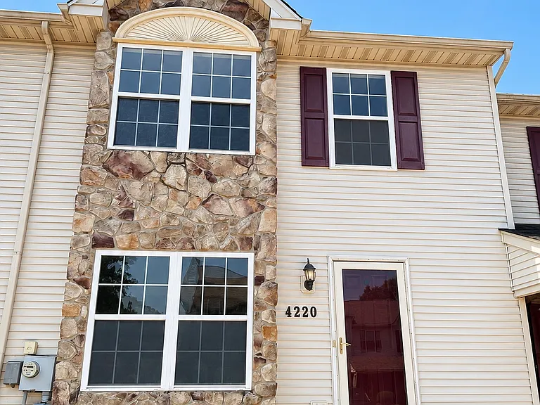 4220 Elm Ct #TOWNHOME — Photo 1
