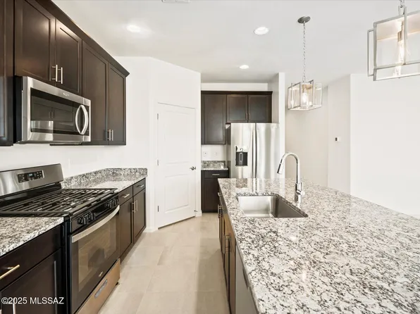 8329 S Clara Roberts Way, Vail, AZ 85641