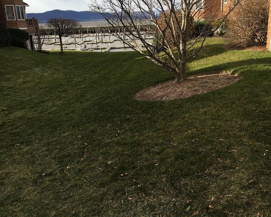 Side view of Hudson 