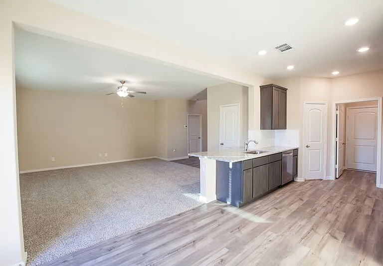 1917 Dahlia Way — Photo 10
