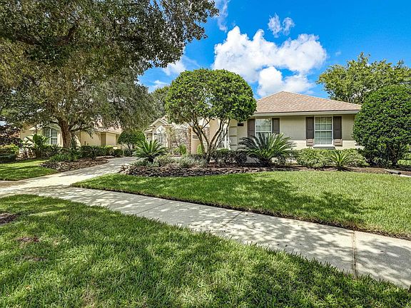 3rd image of 261 Pinehurst Pointe Dr