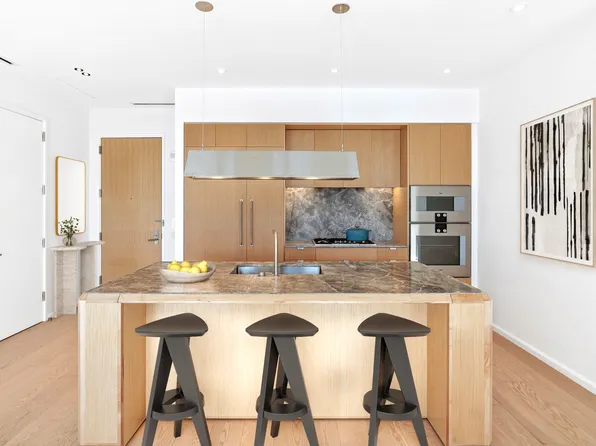 30 Front Street image 3 of 31