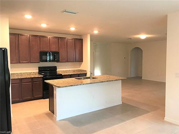 4th image of 4583 Catalina Ln