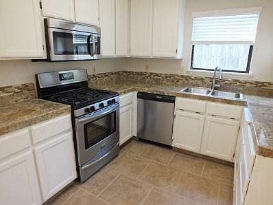 3rd image of 2378 Fischer Ln