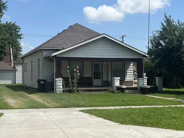 464 W 2nd St, Hoisington, KS 67544