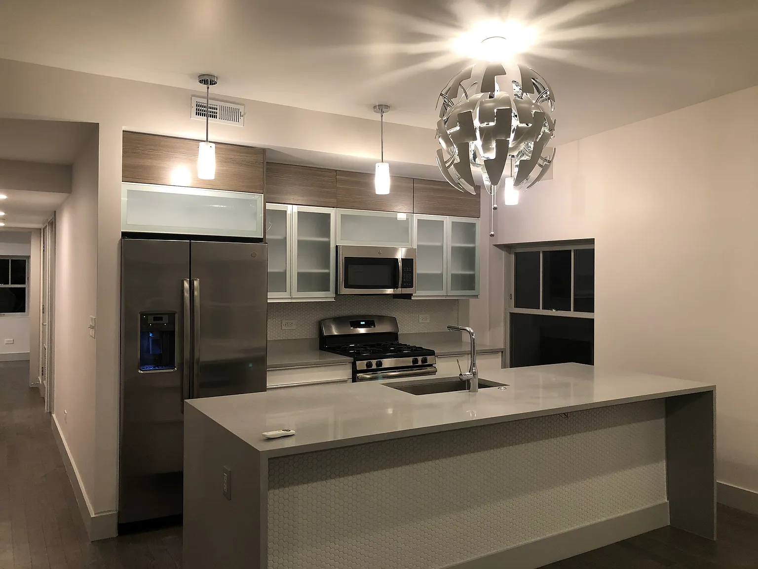 2 bed, 1300 sqft, $3,100 — Photo 3