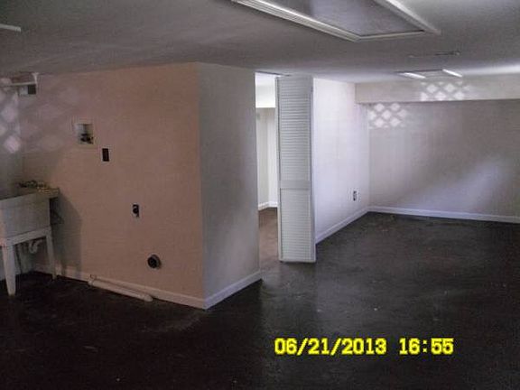 3rd image of 2497 Maplewood St