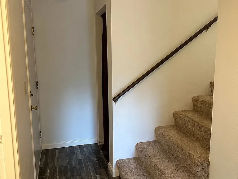 405 Stonewood Dr — Photo 28