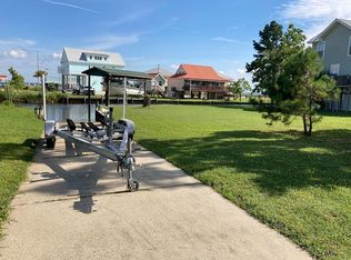 428 Riverview Dr, Bay Saint Louis, MS 39520