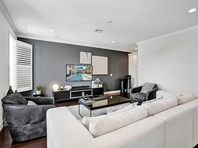 381 E Cannery Row Cir — Photo 6