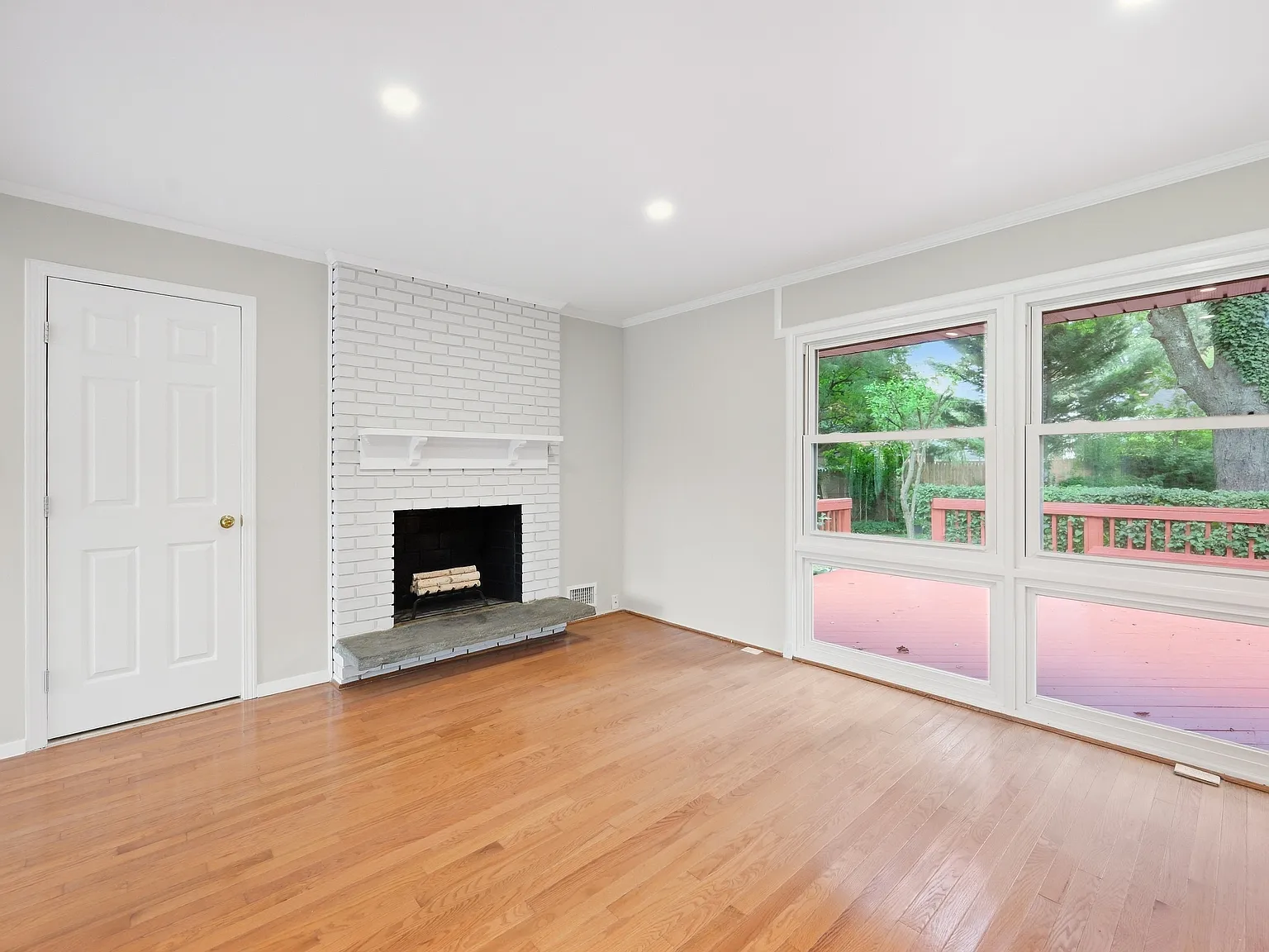 4 bed, 1350 sqft, $3,600 — Photo 2