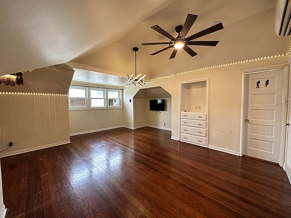 3rd image of 114 S Buena Vista St #2