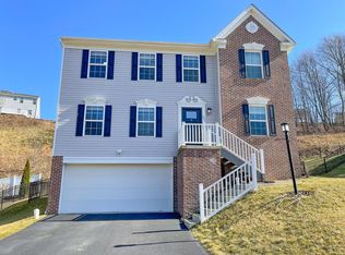 261 Foxwood Rd, Coraopolis, PA 15108