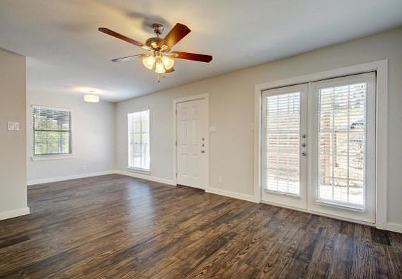 4th image of 6105 Hyside Dr #A