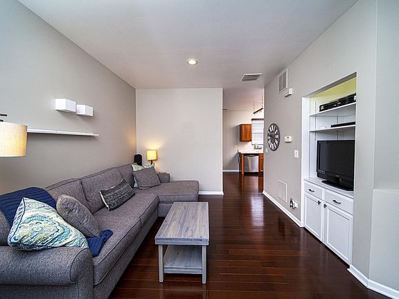 4th image of 966 Ellsworth Dr #966