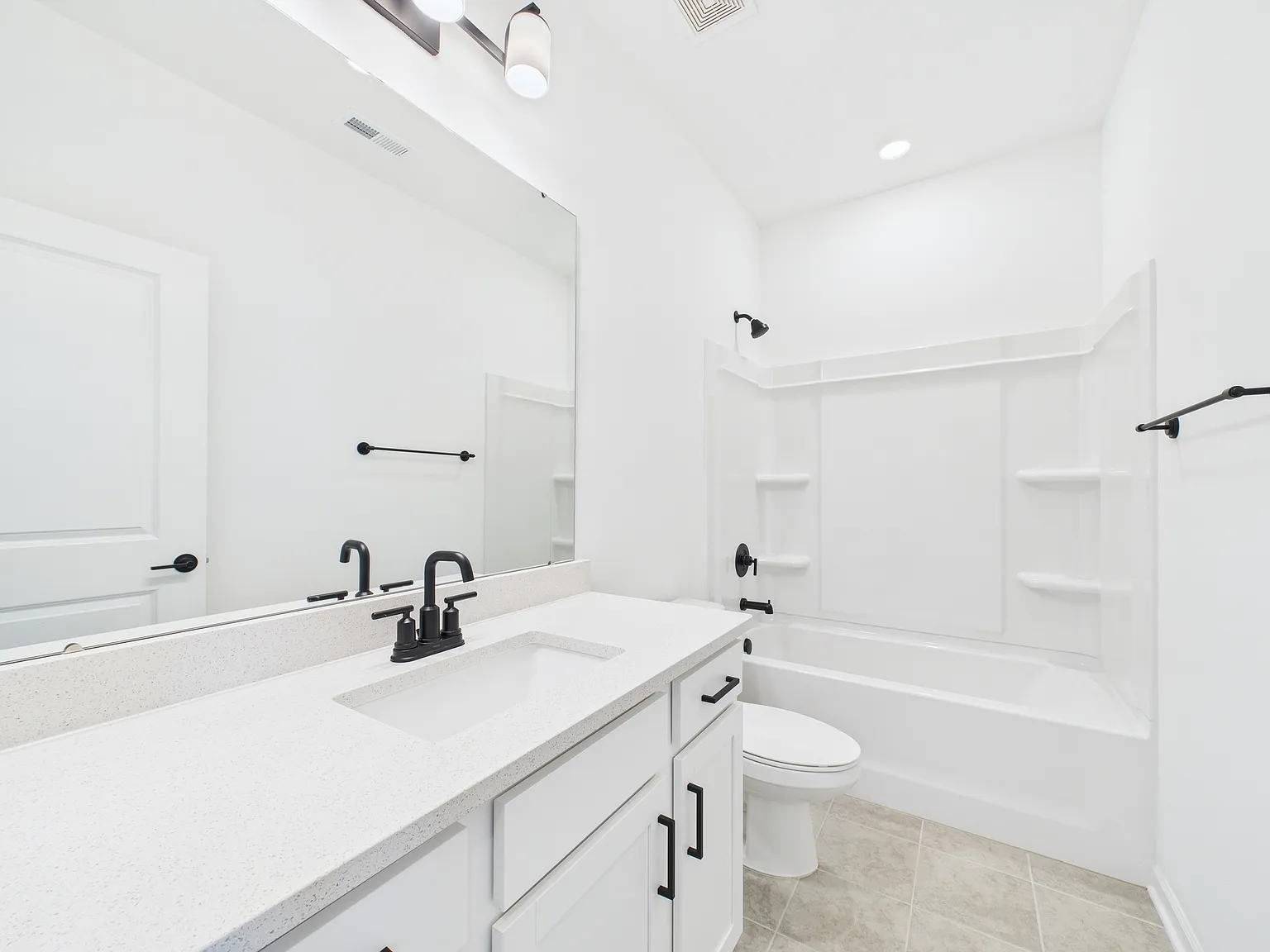 4 bed, 3.5 bath, 1952 sqft, $2,140 — Photo 4