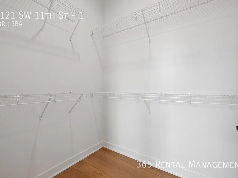 1121 SW 11th St #1 — Photo 28
