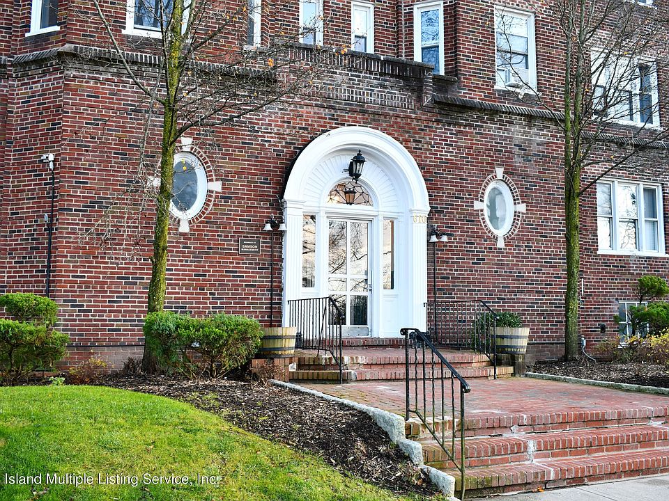 2nd image of 610 Victory Blvd APT 3J