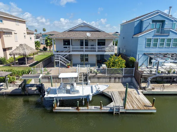 213 Port Ave, Rockport, TX 78382