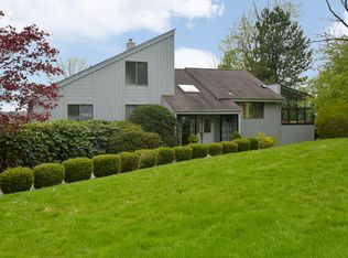 8 Heritage Dr, Pleasantville, NY 10570