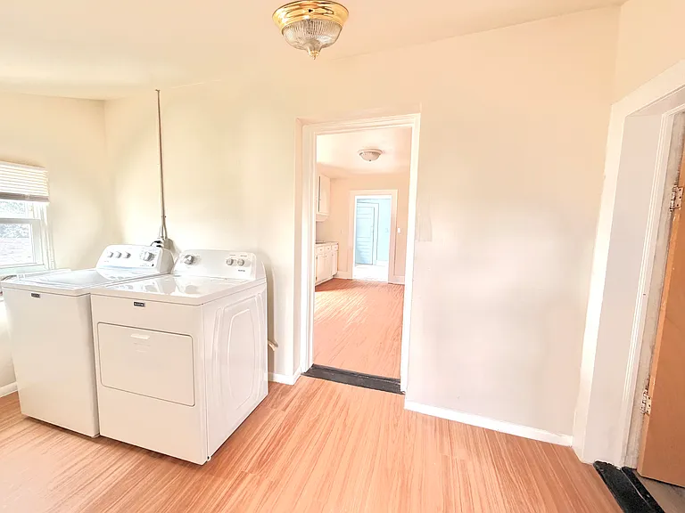 19504 Bigelow St #2 — Photo 6