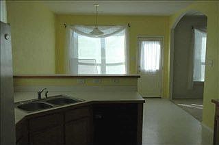 4th image of 11536 Petunia Dr