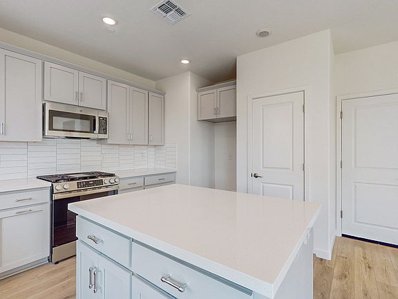 Vibrance 28 Interior