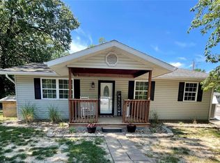 15337 Jeffrey Ln, Brighton, IL 62012