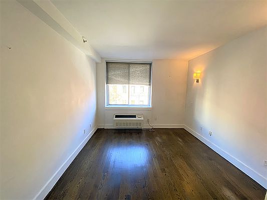 5th image of 178 E 117th St APT 2B