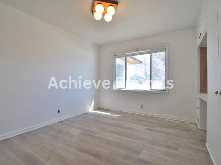 841 Juniper Dr — Photo 8