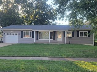6702 Flowervale Dr, Hazelwood, MO 63042
